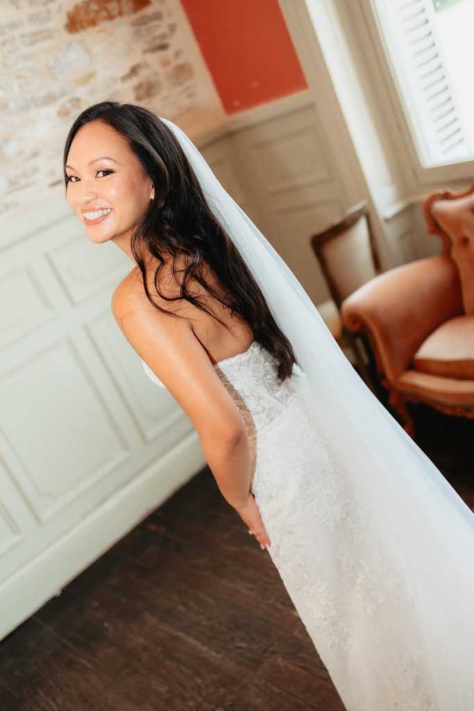 Portrait au flash de la mariée