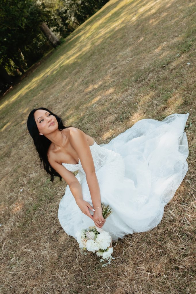 Portrait mariée dans le jardin du chateau