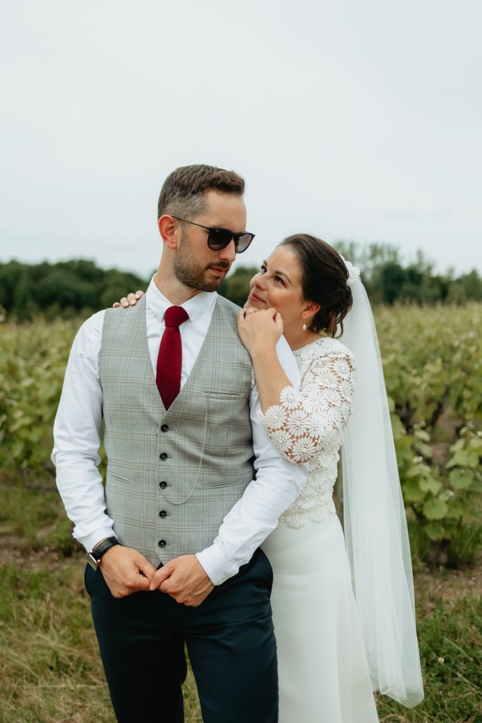 Séance couple dans les vignes