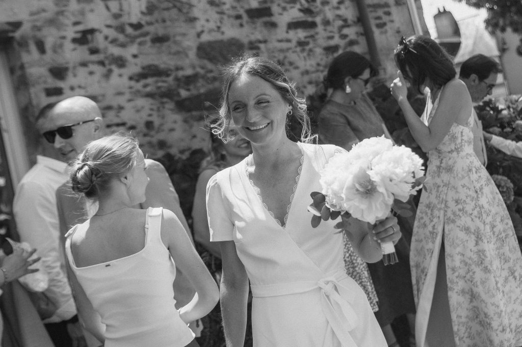 La mariée qui arrive à la mairie