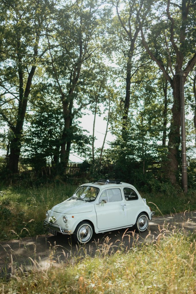 La voiture des mariés